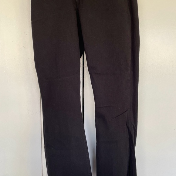 RUTH high rise - Picture 3 of 8